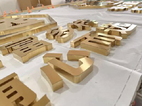 龙州拉丝不锈钢字的特点。